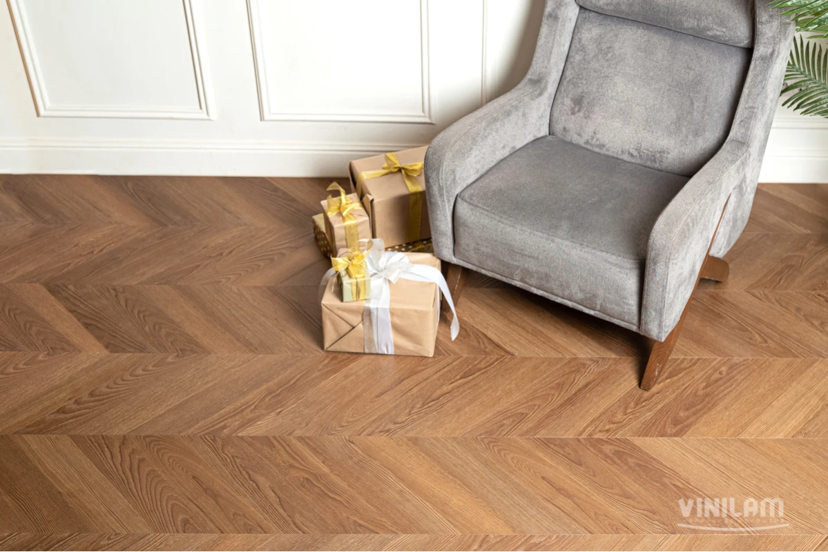 ПВХ плитка VINILAM PARQUET CHEVRON Glue I1651102 Шеврон Плезир Glue