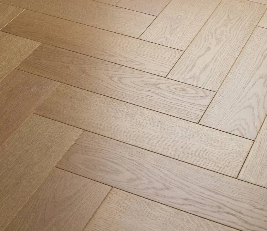 Паркет елка Crownwood Элеганс (Royal Parket) Английская елка 13 мм шип-паз Дуб Натур Лагуна лак с фаской