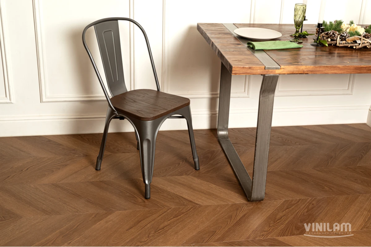 ПВХ плитка VINILAM PARQUET CHEVRON Glue I1651102 Шеврон Плезир Glue