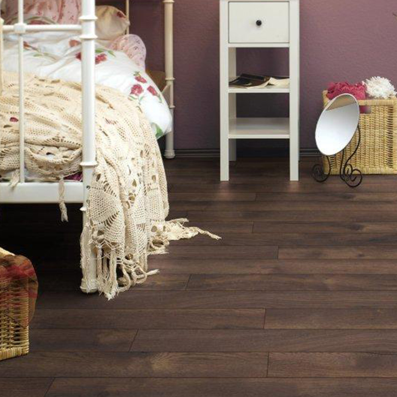 Ламинат Kronotex Aqua Amazone D4766 Дуб темный Петерсон