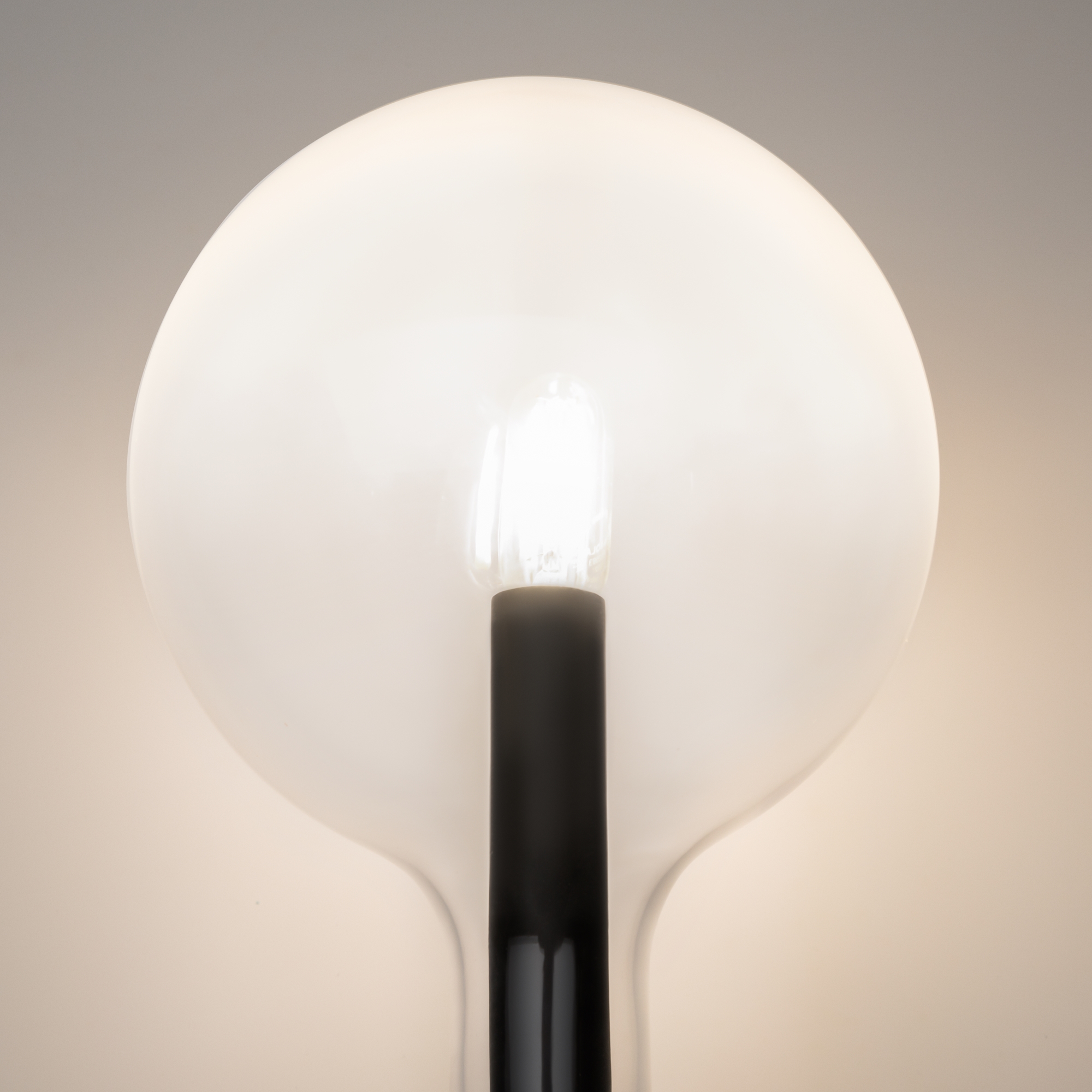 Настенный светильник (бра) Maytoni MOD333WL-01B