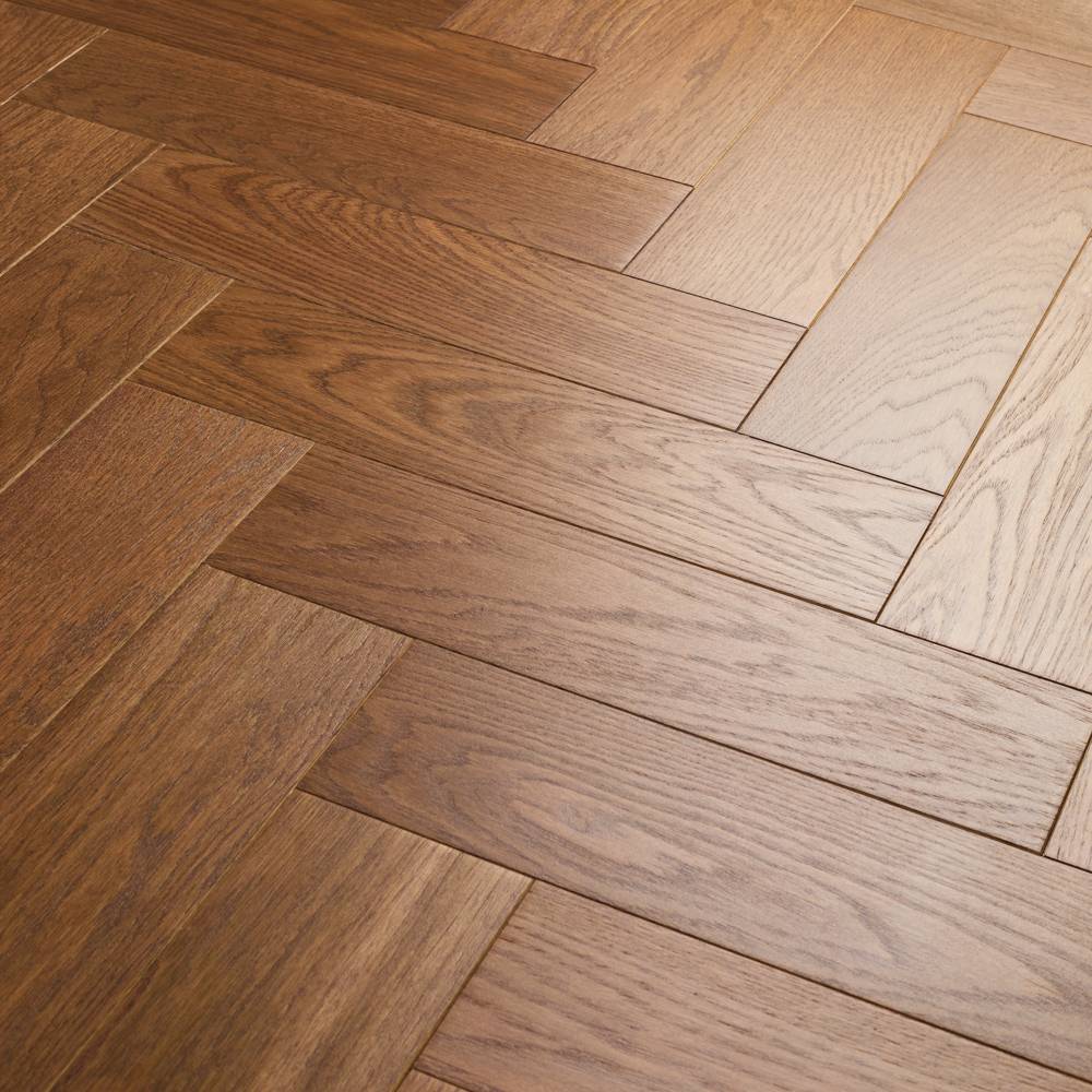 Паркет елка Crownwood Элеганс (Royal Parket) Английская елка 13 мм шип-паз Дуб Натур Аристократ лак с фаской